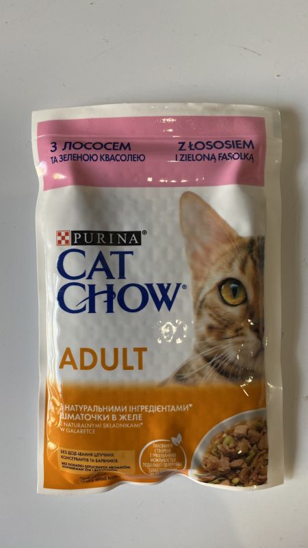 Purina Cat Chow корм для дорослих котів з лососем і зеленою квасолею